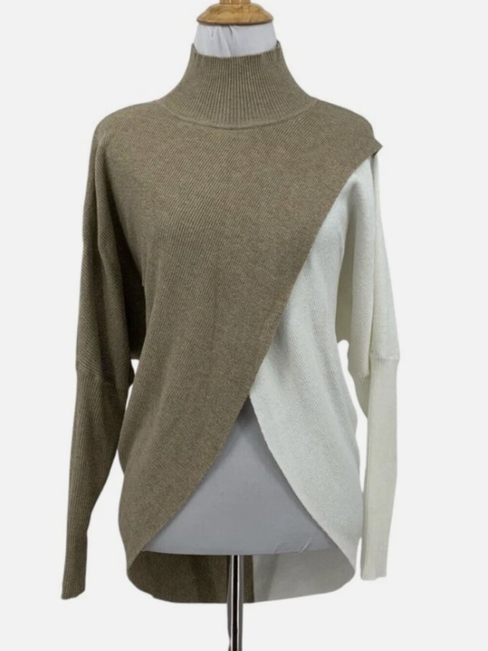 Elan Crossover Two-Tone Turtleneck Sweater - M